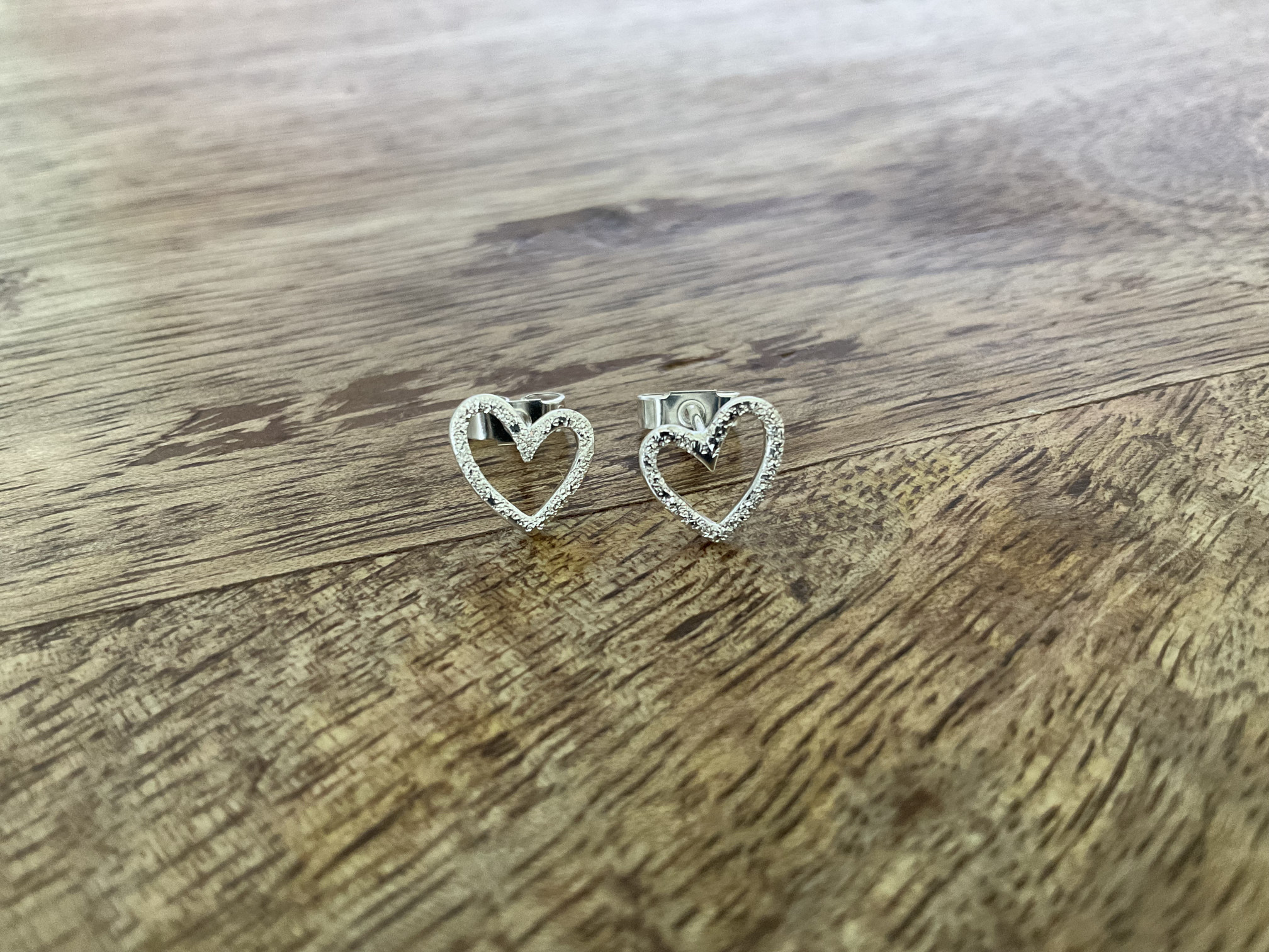 Textured Heart Stud Earrings - Click Image to Close